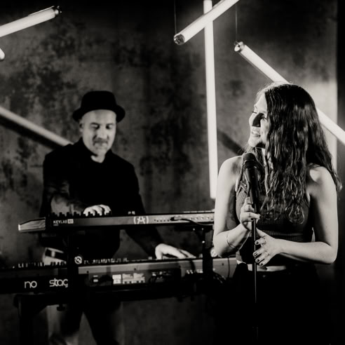 Leopold Hartzsch ist der kreative Pianist des Duos Wave&Sound. 